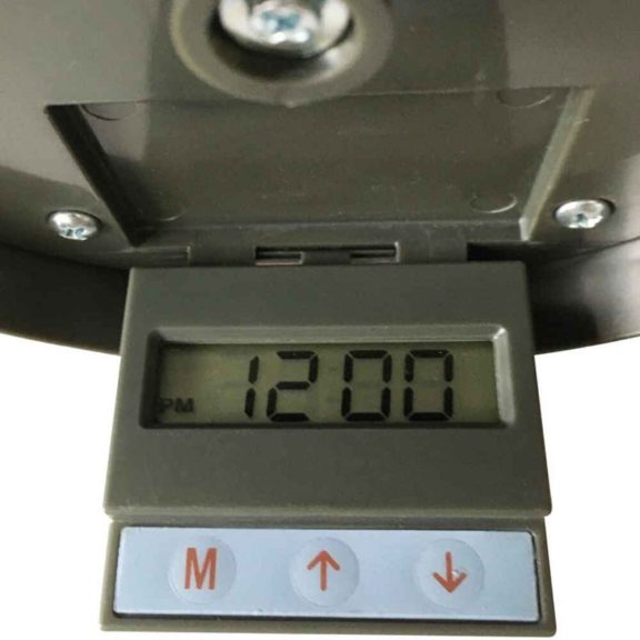 Dispersor porumbor hrana cu sistem digital automat
