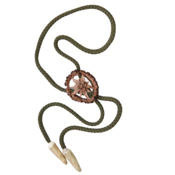   Cravata americana bolo sculptata in corn de cerb carpatin motiv floare de colt, maro